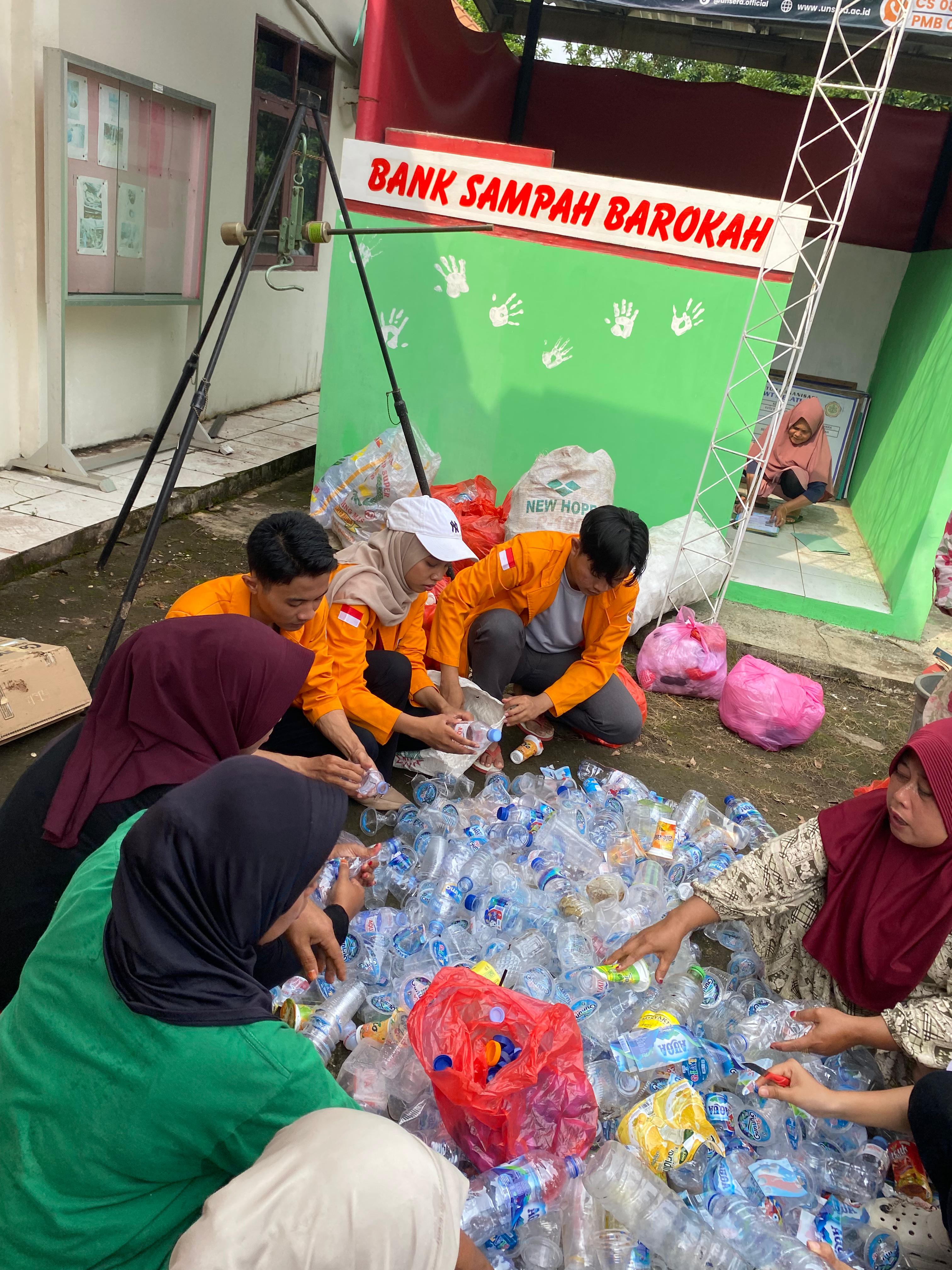 KKM Universitas Primagraha Kelompok 8 di Kelurahan Cipete, Kecamatan Curug, Kota Serang: Bersama Warga, Bagimu Sampah Bagiku Barokah!